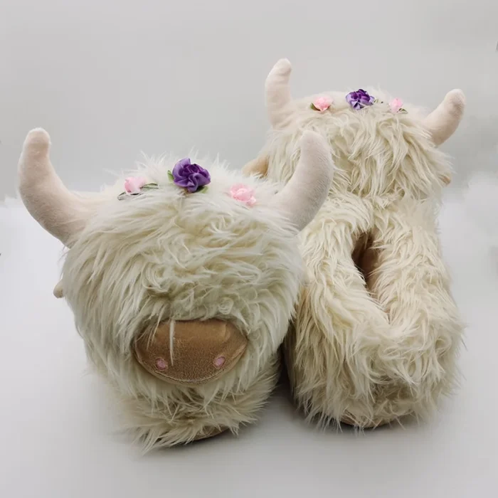 Highland Cow Fashion Plush Slippers - Image 3